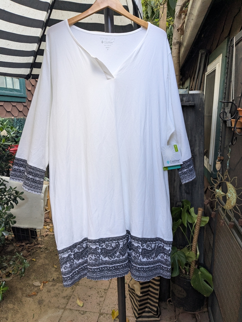 (NWT) Coolibar White Tunic with Black Printed Hem and Cuffs, 3X